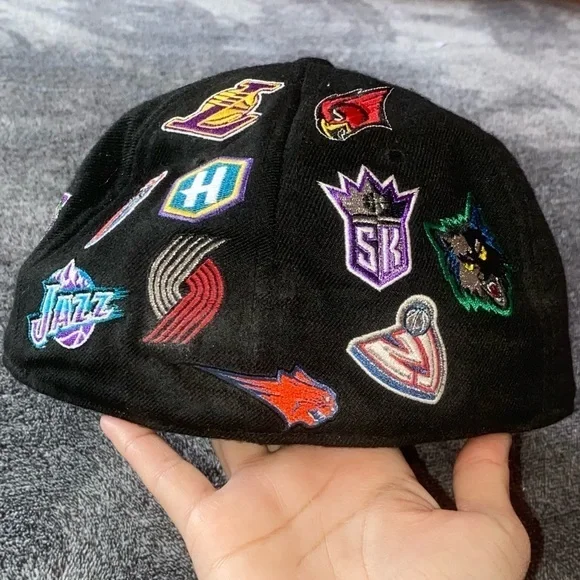 New Era 59Fifty NBA All Over Team Logos Black Hat Size 7 1/8‎